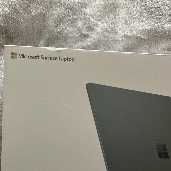 Microsoft Surface laptop box - Picture 4 of 8